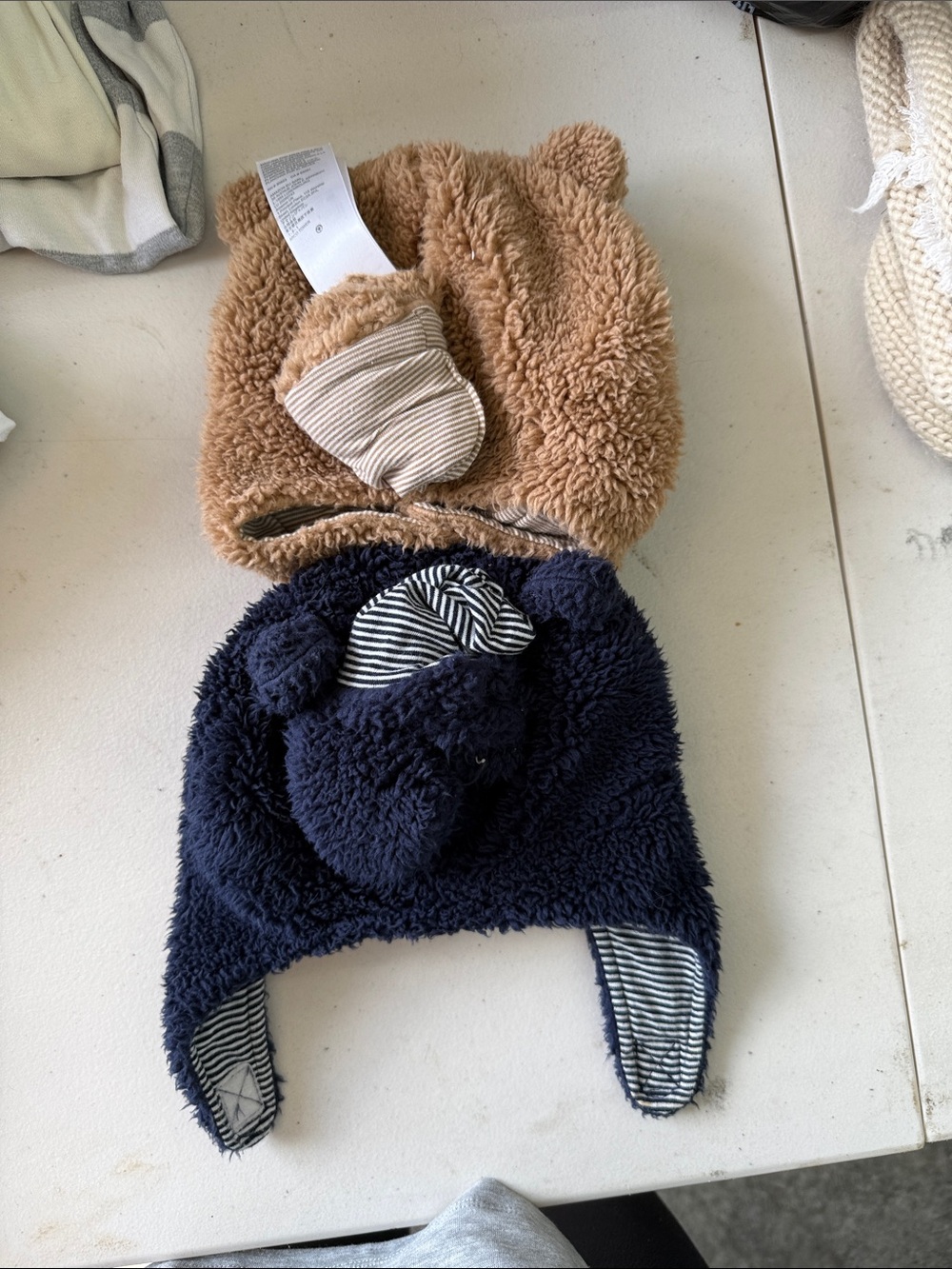 Hat and gloves bundle